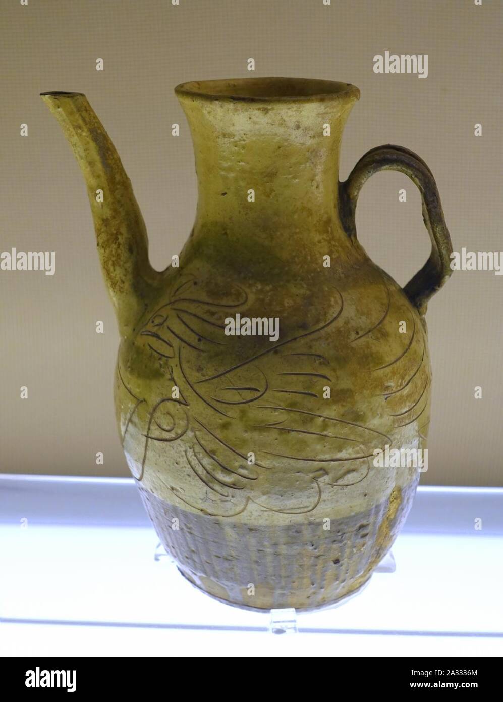 Ewer with incised decoration, China, Liulichang kiln, unearthed from