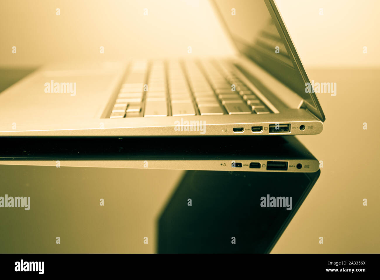 Lester Computer Reflection Scene Reflective pc screen hi-res stock photography and images - Alamy