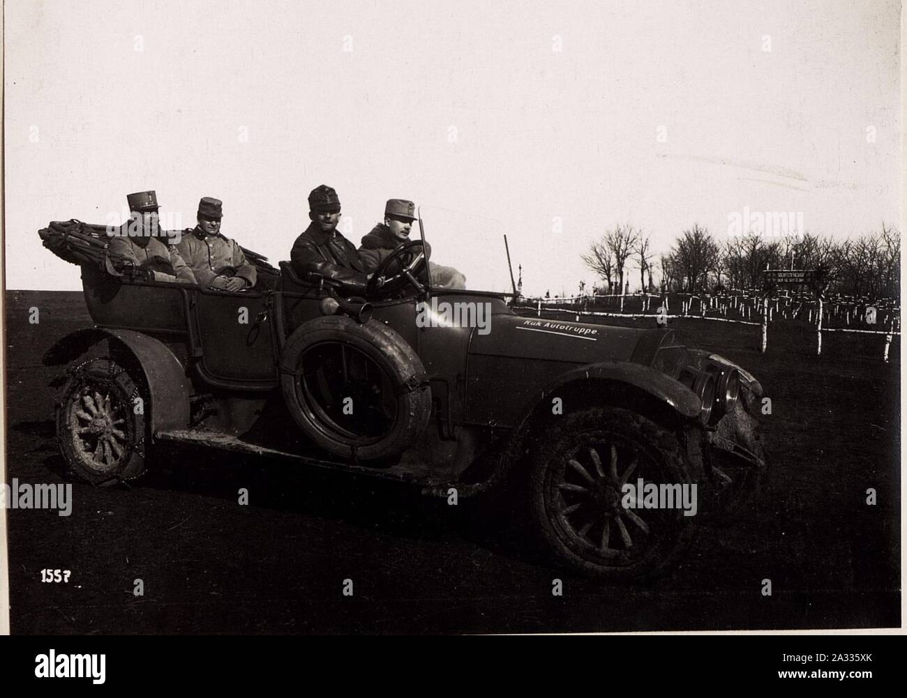 Exlz.Feldmarschal Dobitsch bei der Autofahrt. (26-III.1918.) Stock Photo