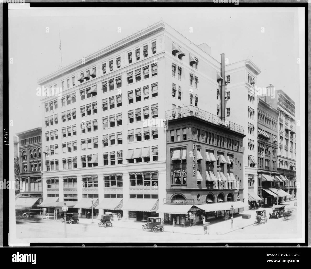 Exterior of Woodward & Lothrop department store, Washington, D.C Stock