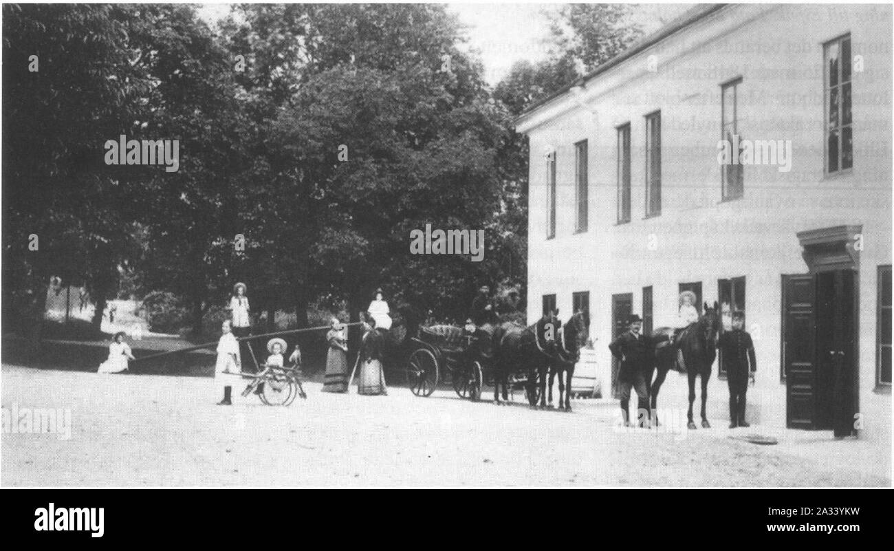 Familjen Janse Elfviks gård 1894. Stock Photo