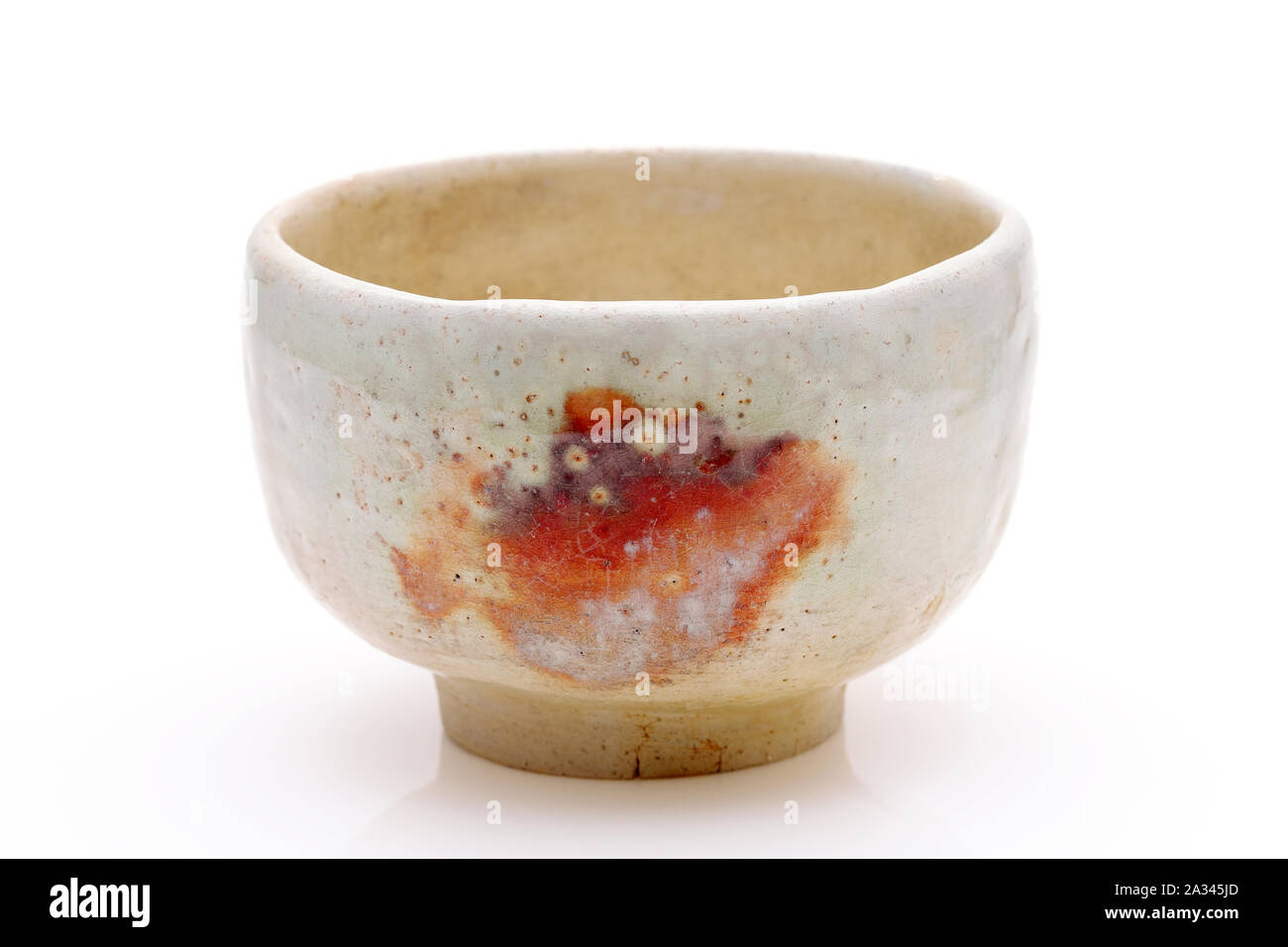 Antique japanese pottery tea bowl hires stock photography and images