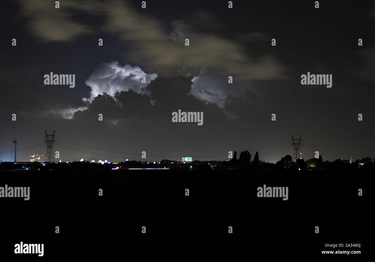 Lightning flashes hi-res stock photography and images - Alamy