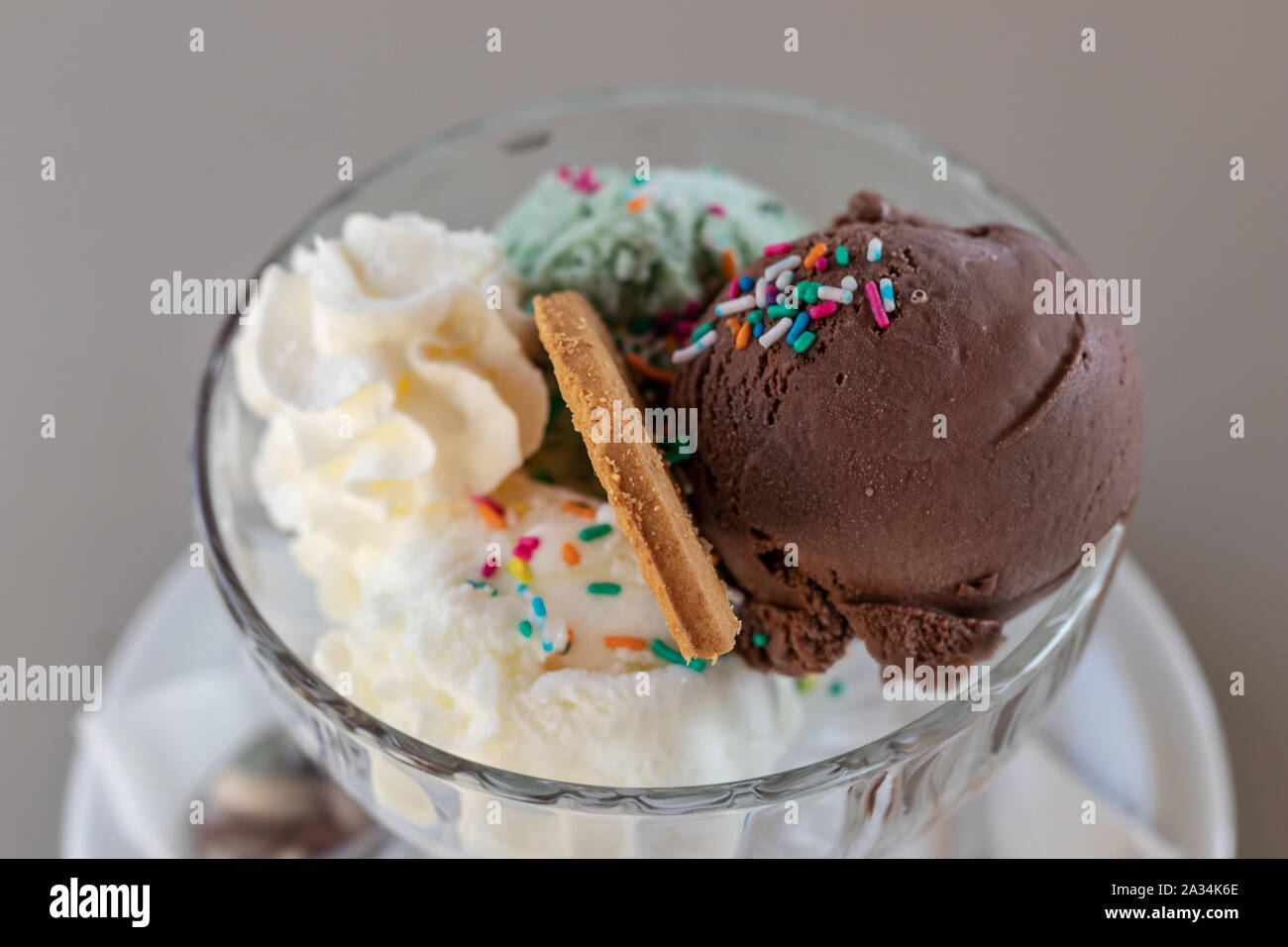 Ice cream cup hires stock photography and images Alamy