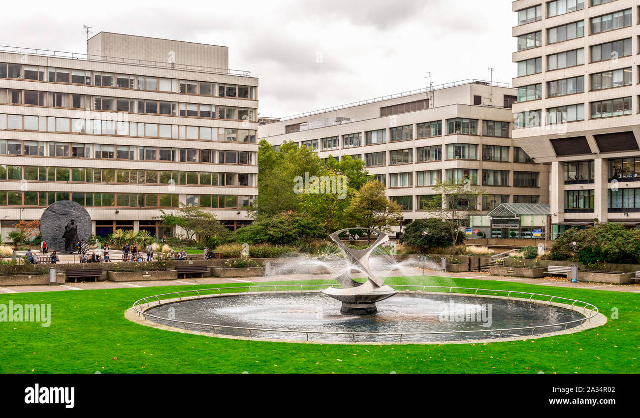 St Thomas Hospital garden with a fountain and Mary Seacole memorial, London, England Stock Photo
