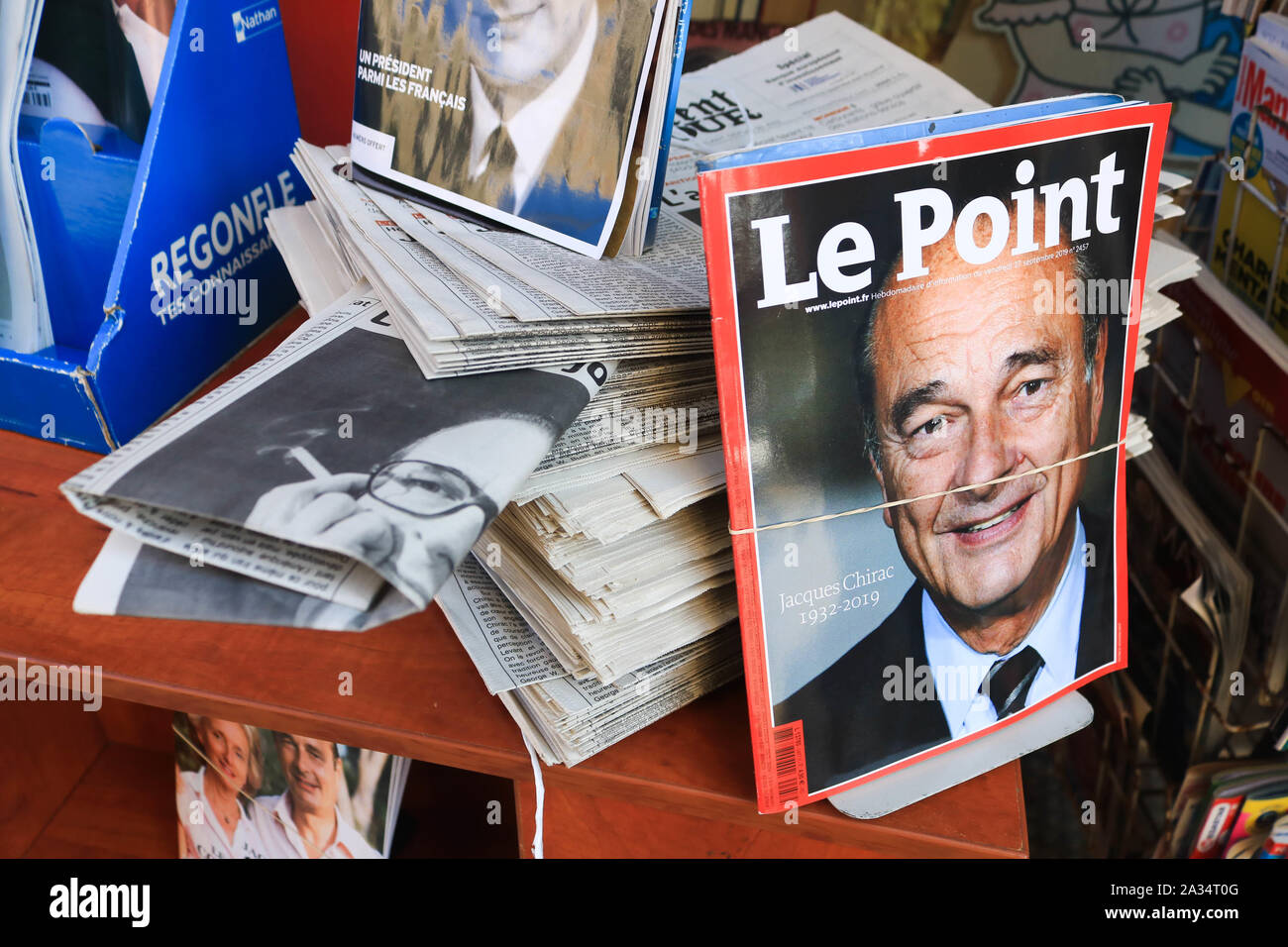 French magazine Le Point feature on their front cover the former French President Jacques Chirac who died aged 86. Jacques Chirac served as President of France from 1995-2007 Stock Photo