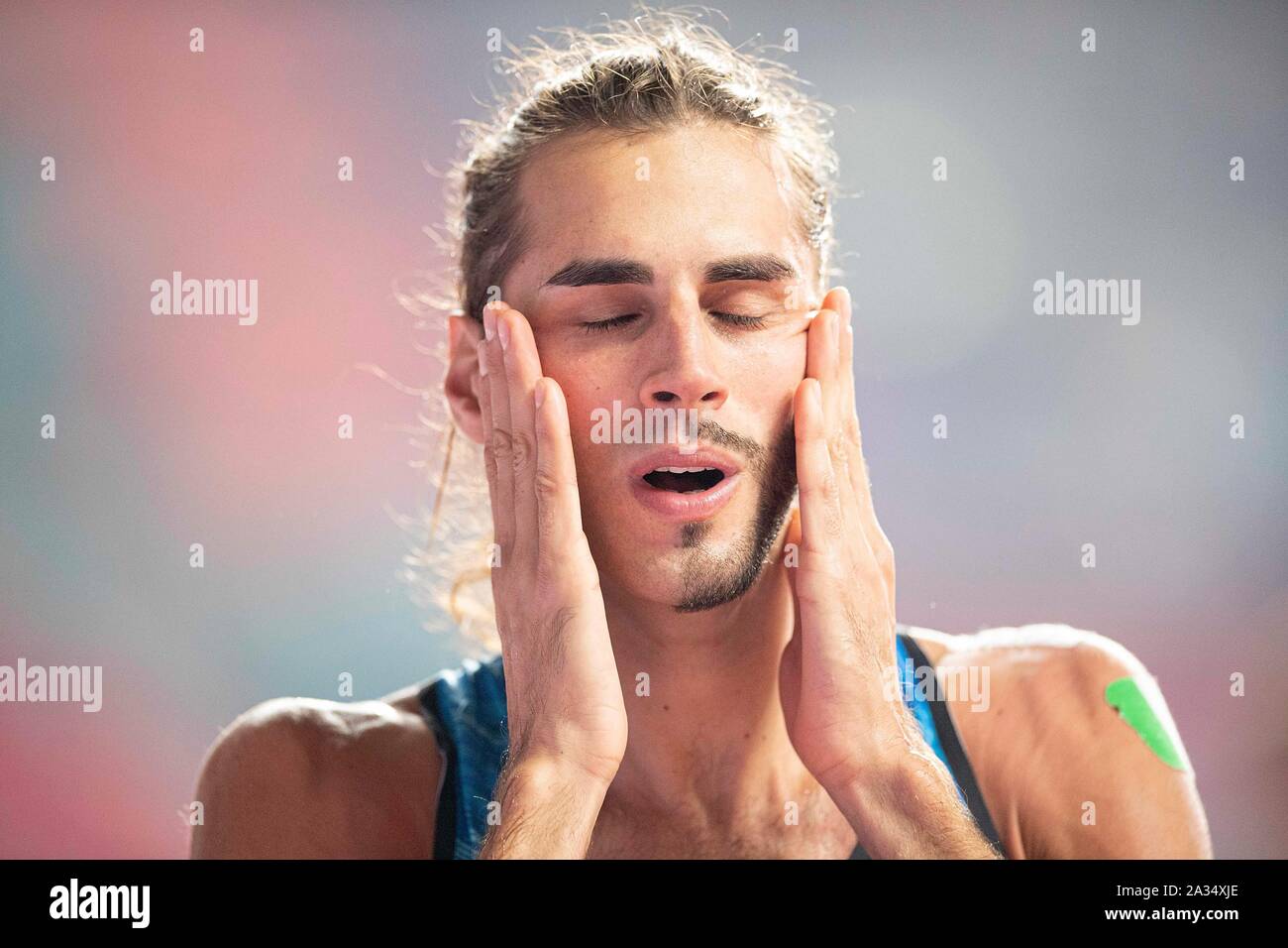 Gianmarco Tamberi Ita 8th Place Has Shaved Only Half Of His Face Beard Gesture Gesture Men S