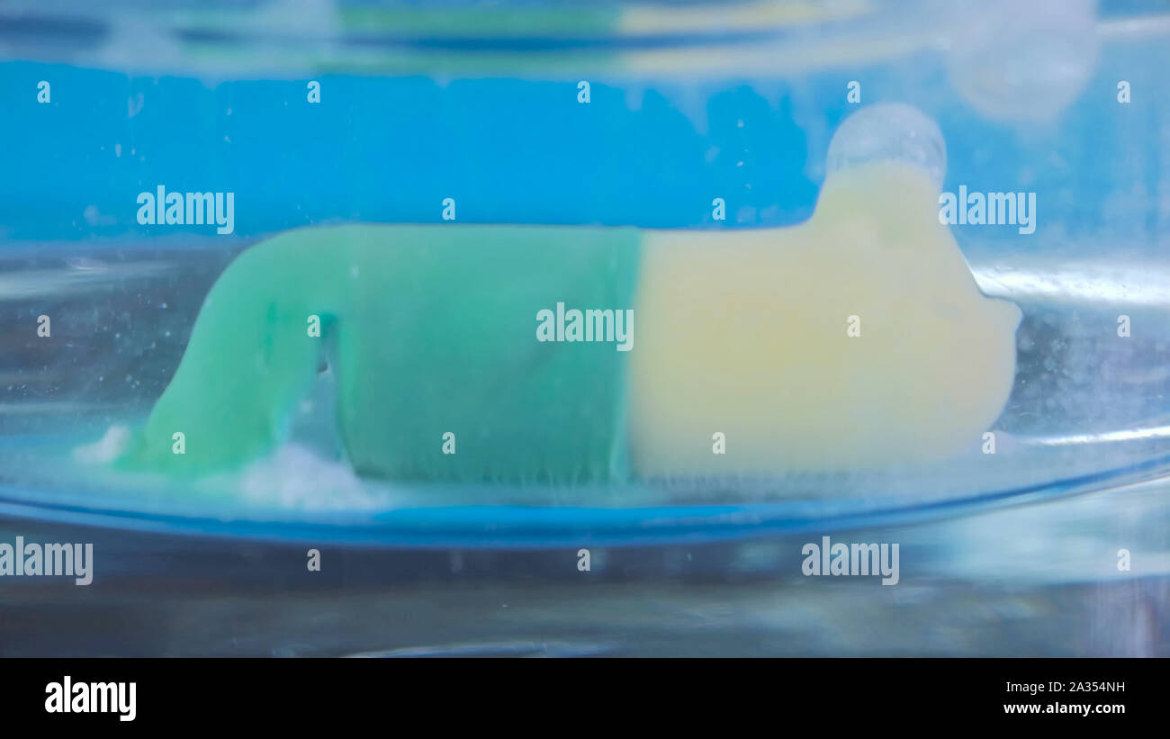 Effervescent pills dissolving in water Stock Photo Alamy