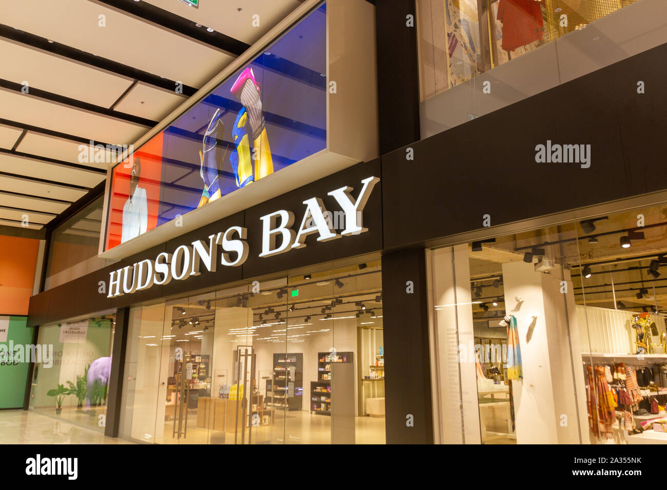 Hudson bay store hi-res stock photography and images - Alamy