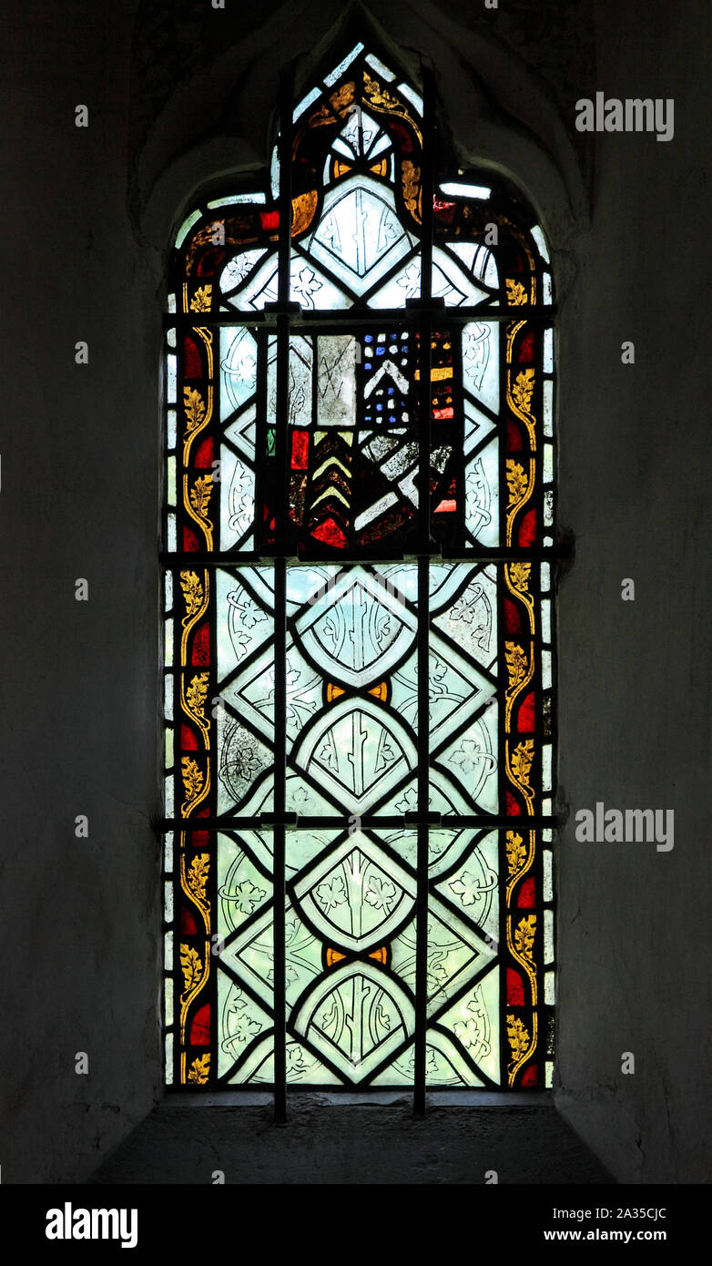 Church of St Mary, Wolverton, Warwickshire, England. Window containing what is thought to be the coat of arms of Richard Neville, 16th Earl of Warwick Stock Photo