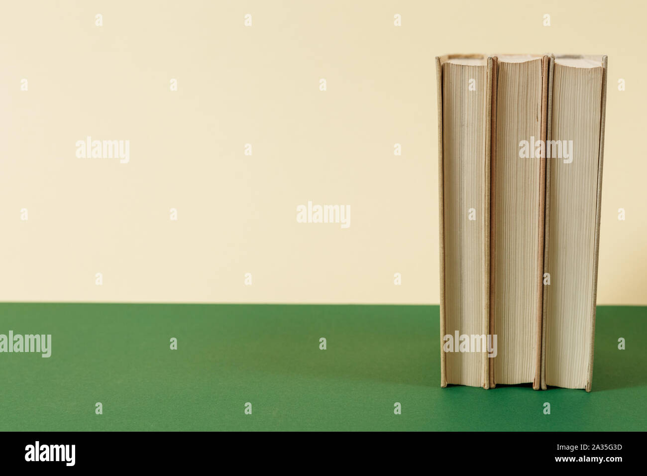 Many books in a bookstore or library Stock Photo Alamy