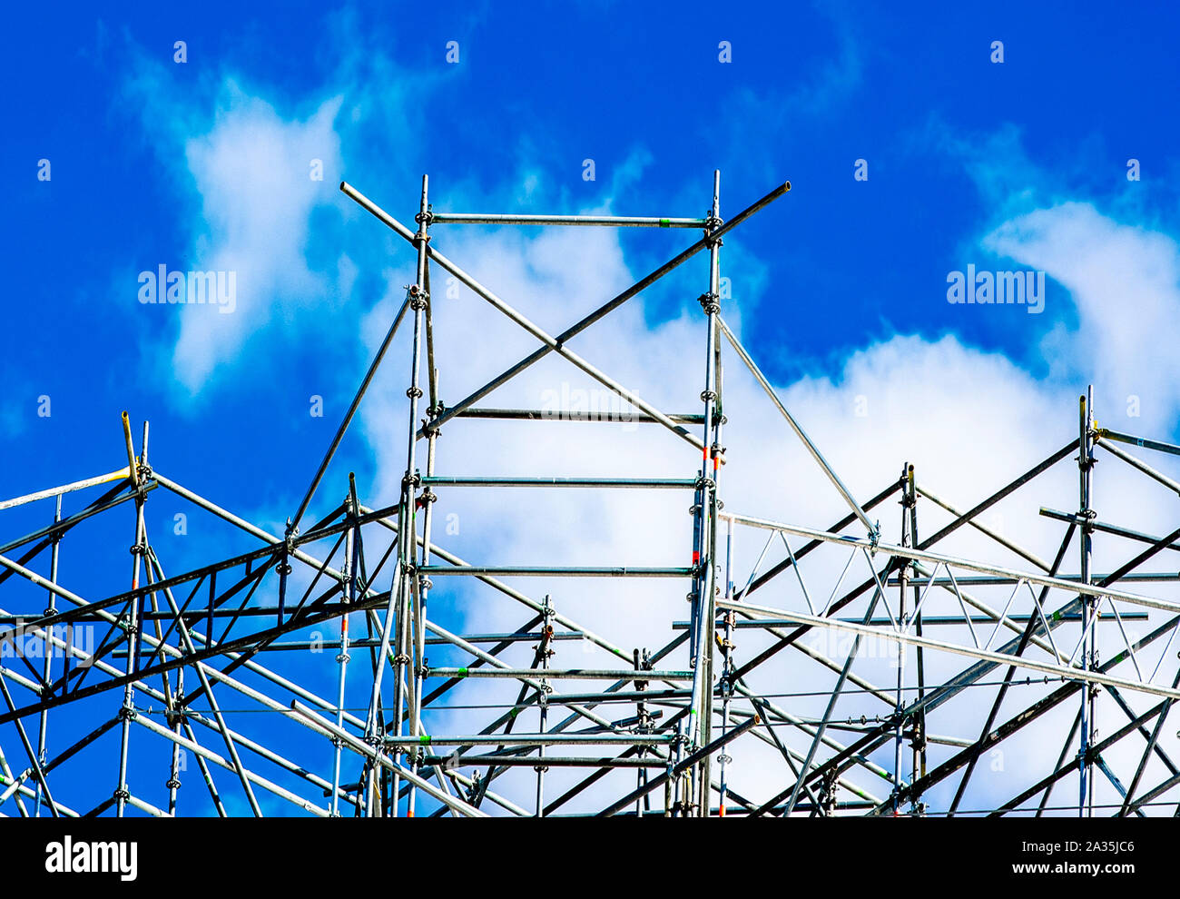 Tubes tied hires stock photography and images Alamy