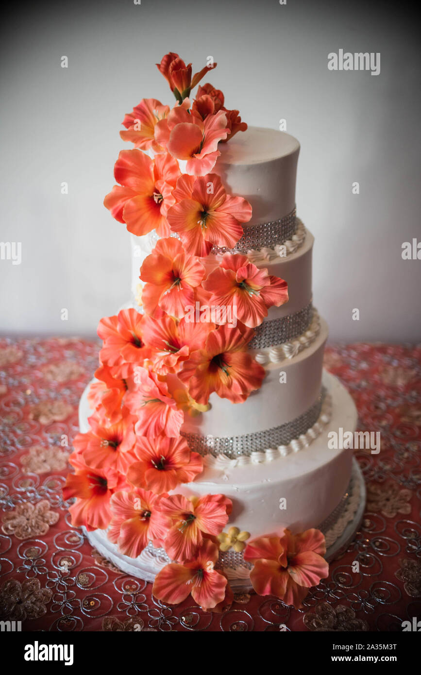 Quinceanera Party Cake High Resolution Stock Photography And Images Alamy