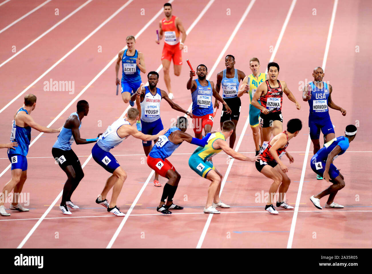 Heat 1 mens 4x400 metre relays hires stock photography and images Alamy