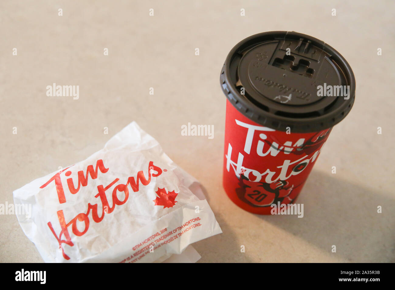 Tim hortons cup hi-res stock photography and images - Alamy