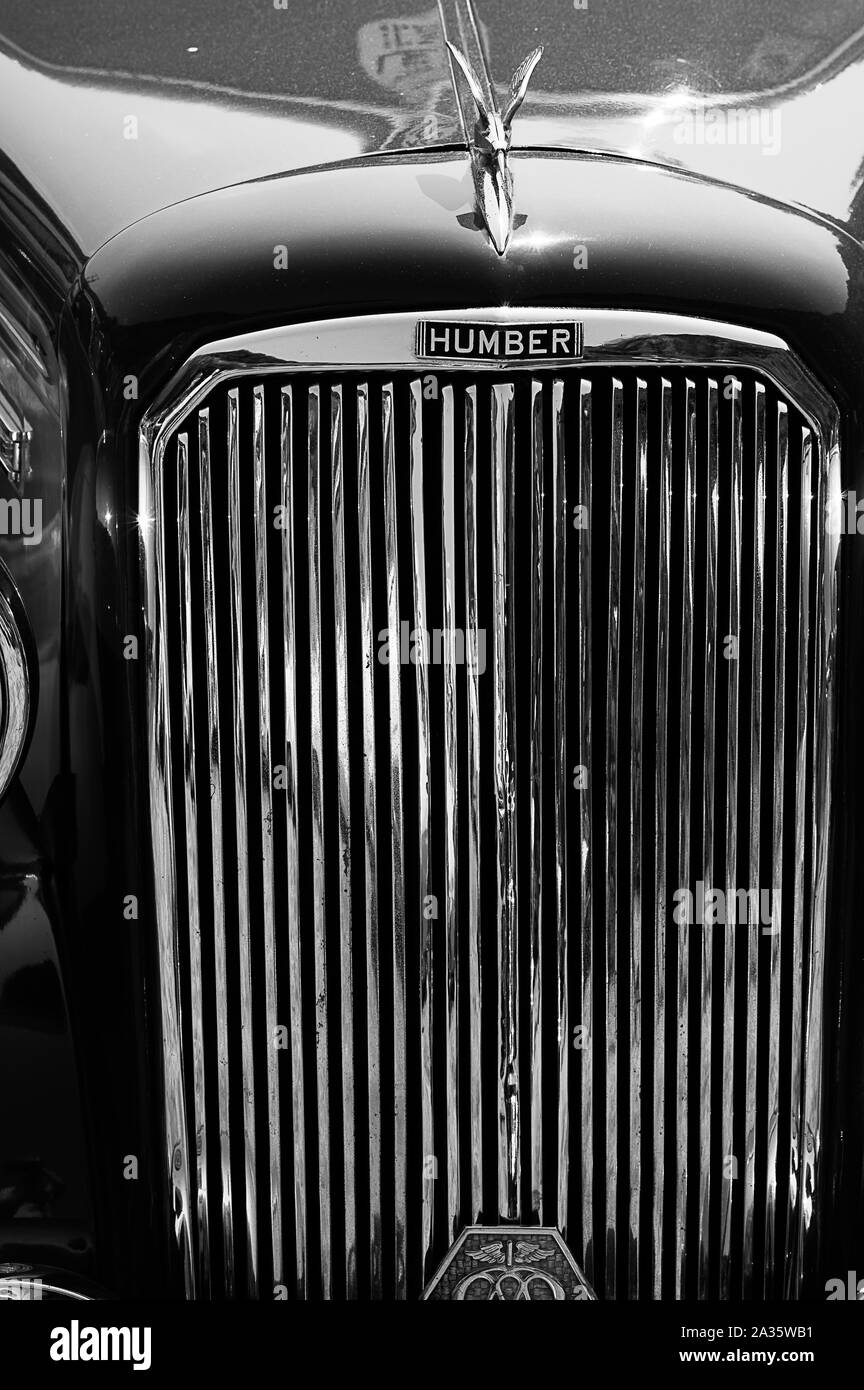 The front of a brown 1950's Humber Super Snipe on display at a car show Stock Photo