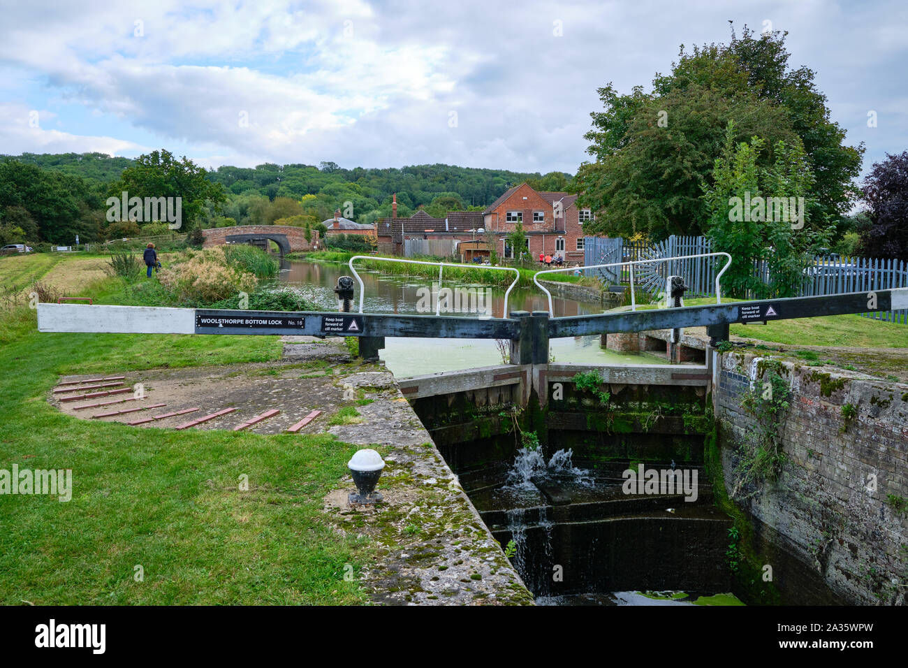 Woolsthorpe Bottom Lock looking towards the Dirty Duck Pub at the side of the Grantham Canal in Lincolnshire Stock Photo
