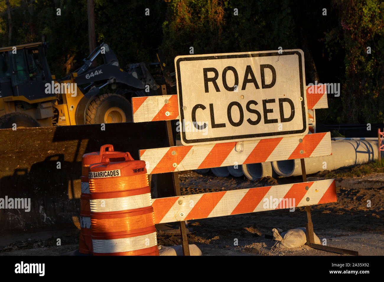 Road Closed sign Stock Photo Alamy
