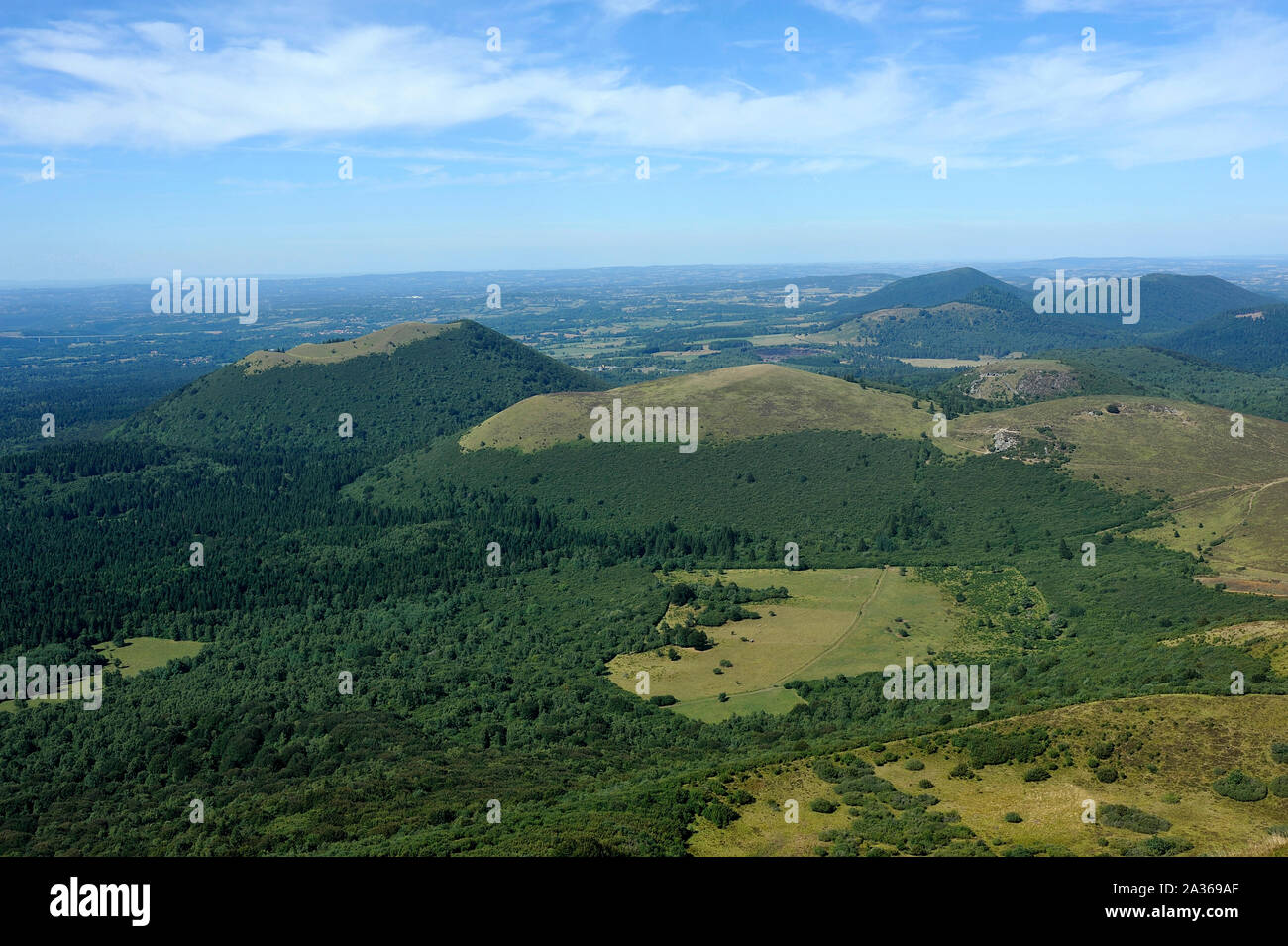 Auvergne volcanoes regional nature park hi-res stock photography and ...