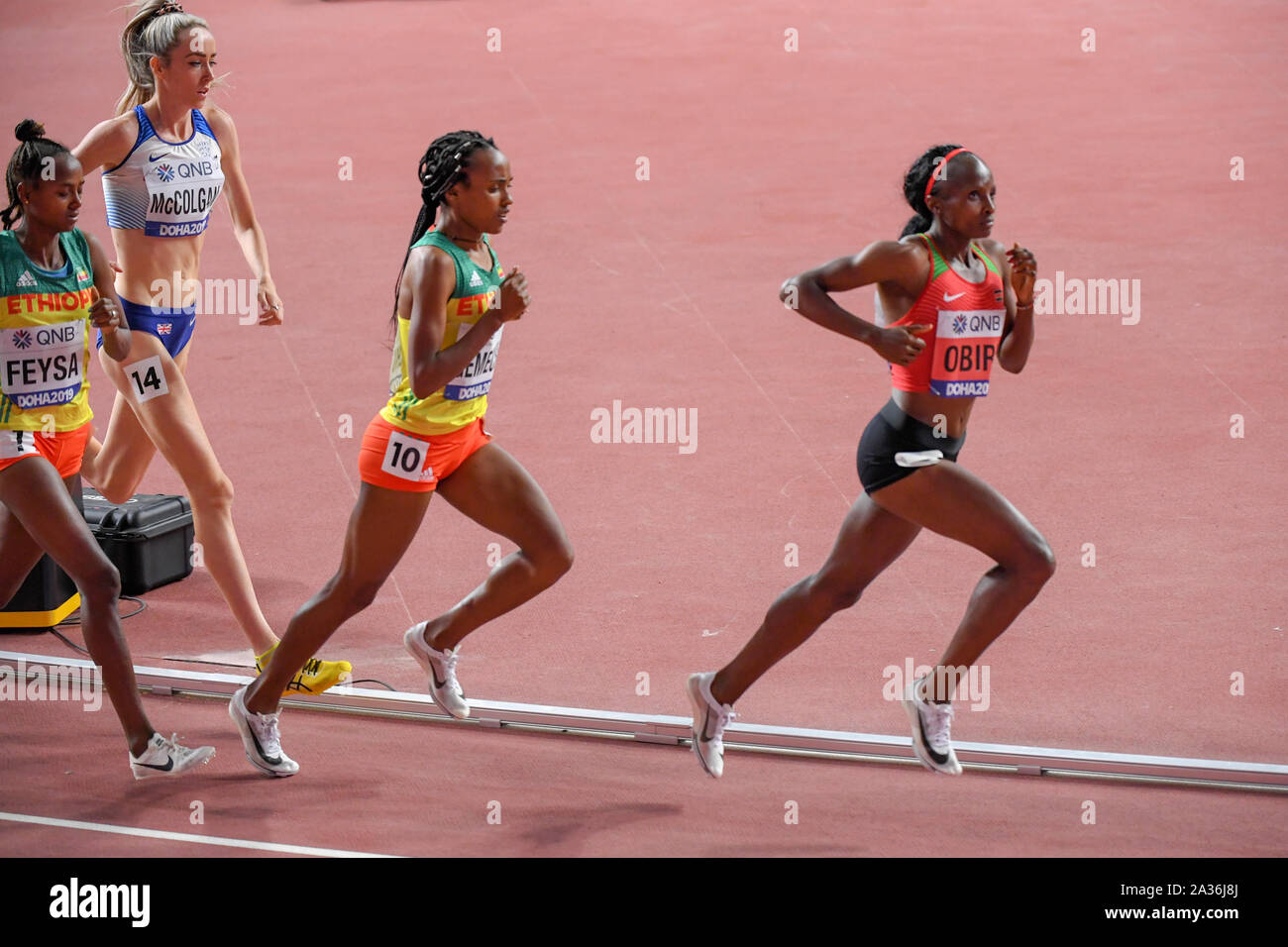 Hellen Obiri (Kenya), Tsehay Gemechu (Ethiopia). 5000 metres women final. IAAF World Athletics Championships, Doha 2019 Stock Photo