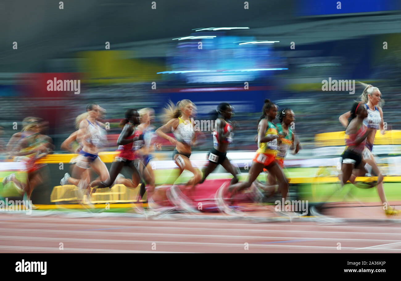 Doha, Qatar. 5th Oct, 2019. Athletes compete during the Women's 5000m Final at the 2019 IAAF World Athletics Championships in Doha, Qatar, Oct. 5, 2019. Credit: Li Gang/Xinhua/Alamy Live News Stock Photo