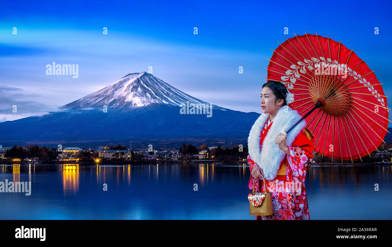 Asian woman wearing japanese traditional kimono at Fuji mountain,  Kawaguchiko lake in Japan Stock Photo - Alamy
