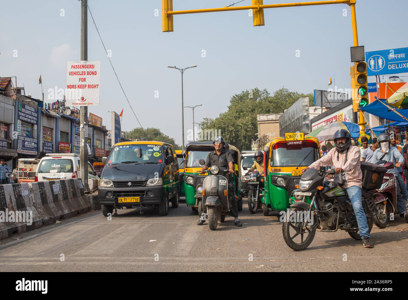 Lots of vehicles standing at a traffic stop in New Delhi Stock Photo