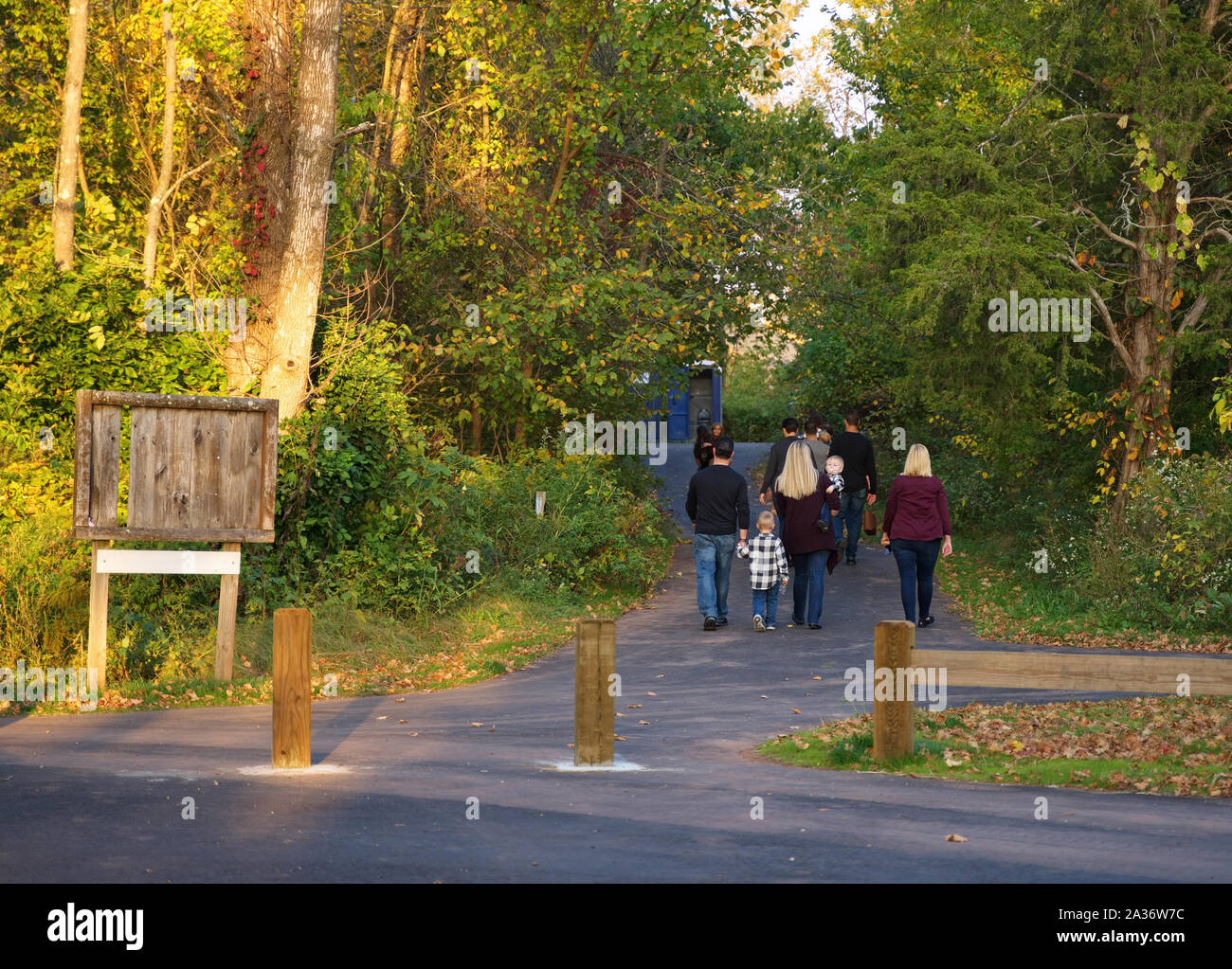 Berlin, CT USA. Sep 2019. Large caucasian family enjoying the autumn walk at this New England park. Stock Photo