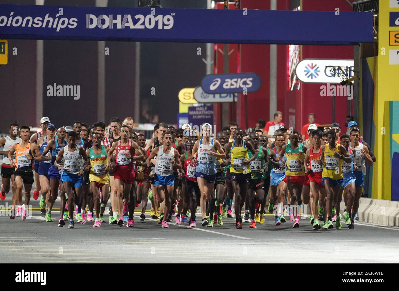 Doha, Qatar. 5th Oct, 2019. Athletes compete during the Men's Marathon at the 2019 IAAF World Athletics Championships in Doha, Qatar, Oct. 5, 2019. Credit: Xu Suhui/Xinhua/Alamy Live News Stock Photo