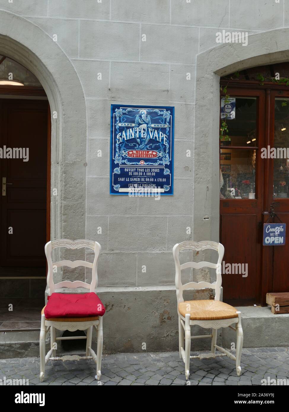 Smoke vape store hi-res stock photography and images - Alamy
