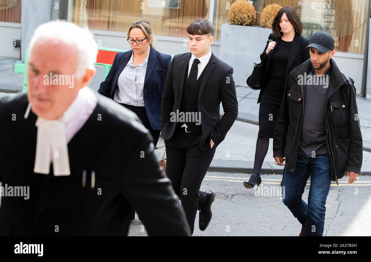 Joshua Molnar (centre)arriving at Manchester Crown Court. The teenager acquitted of murdering Manchester Grammar School pupil Yousef Makki in a leafy Cheshire village can be named today as Joshua Molnar, a rugby-playing ex-public schoolboy from a wealthy, professional family. PA Photo. Picture date: Saturday October 5, 2019. Molnar, 17, stabbed scholarship schoolboy Yousef, 17, in the heart during a fight in Hale Barns on March 2. He was cleared of the murder and manslaughter of his 'good friend' following a four-week trial at Manchester Crown Court. 18/6/2019 Stock Photo