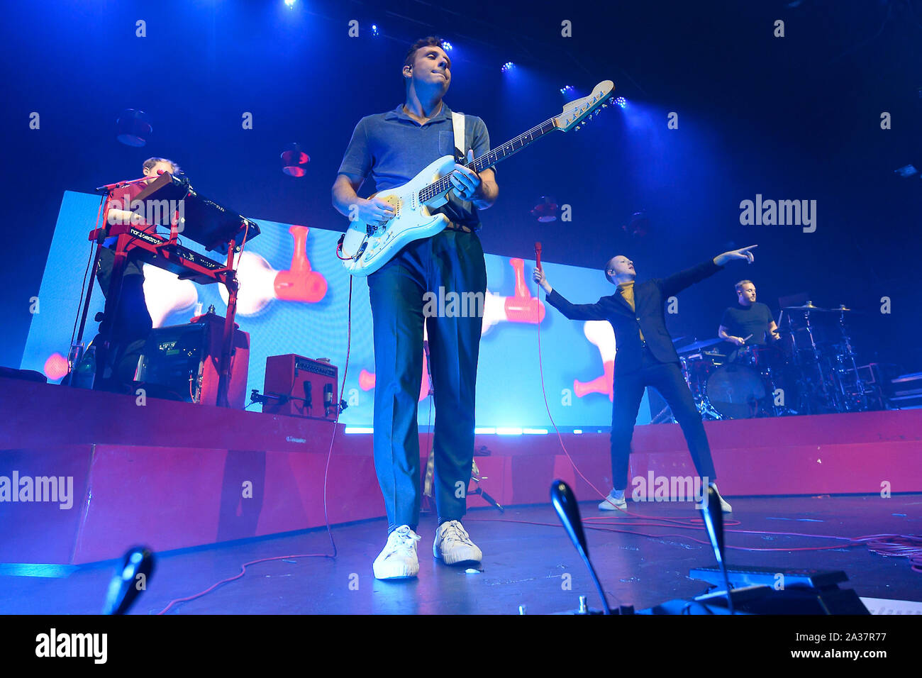 two door cinema club tour 2014 two door cinema club tour 2014