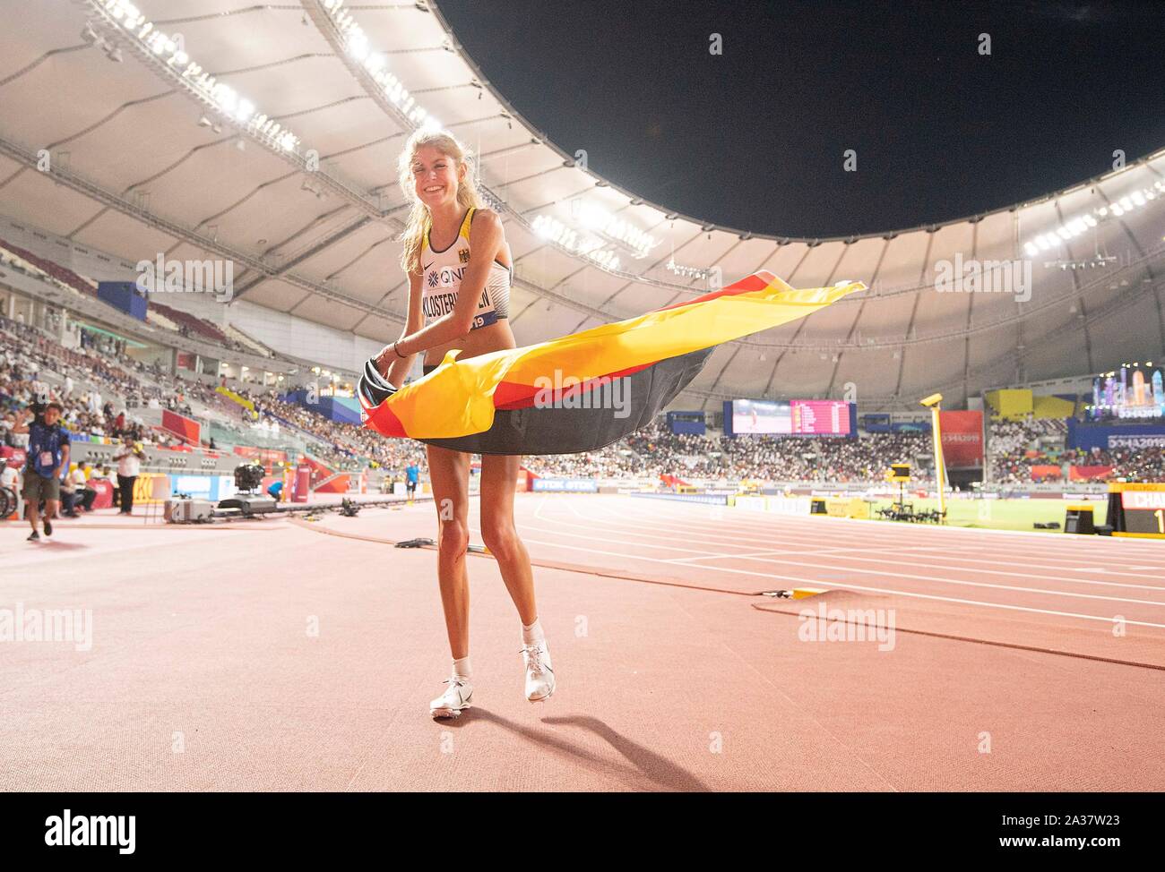 Action from the womens 5000 metres hi-res stock photography and images ...