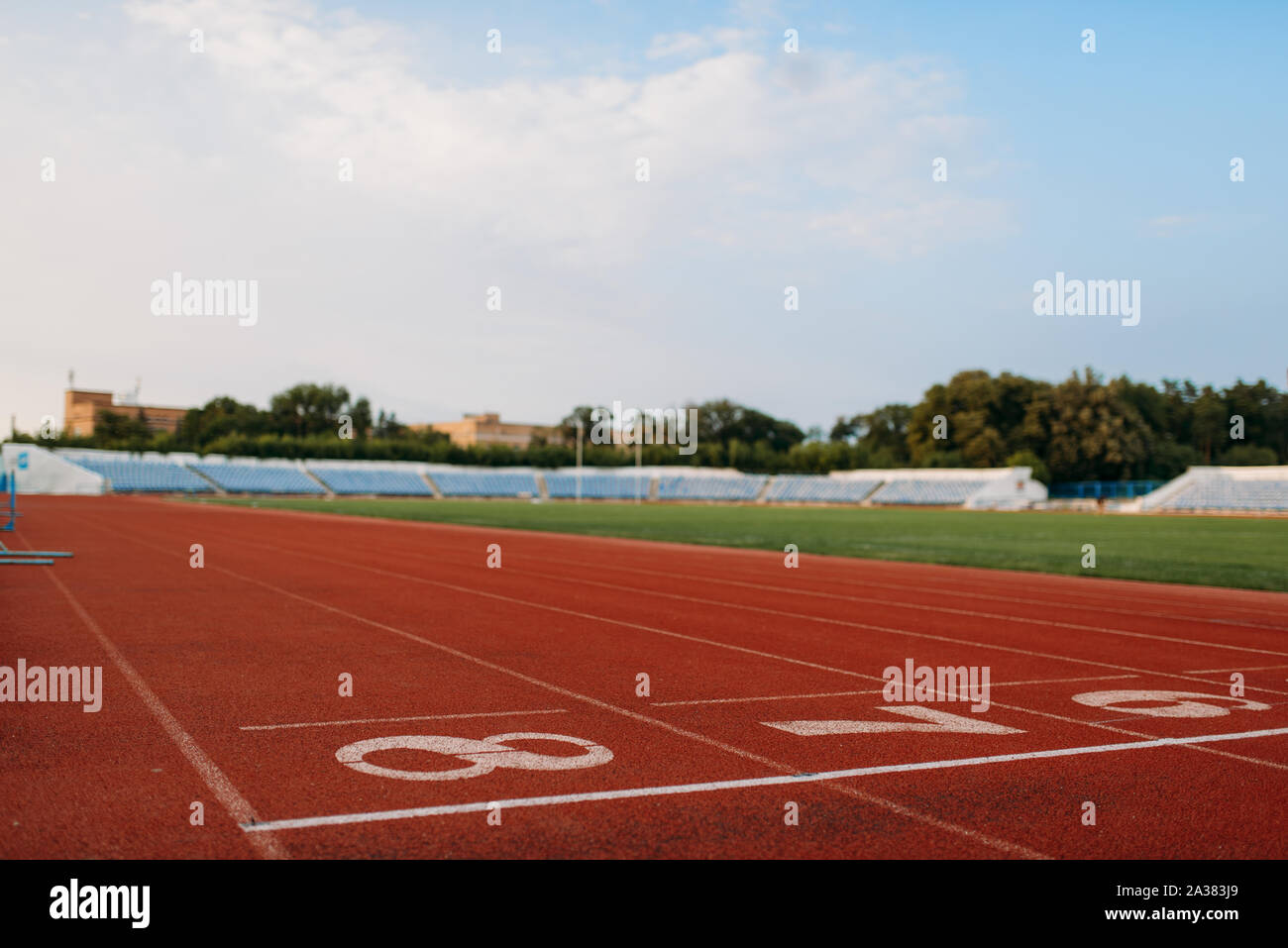 Run Racing Starting Front View Running race start line hi-res stock photography and images - Alamy