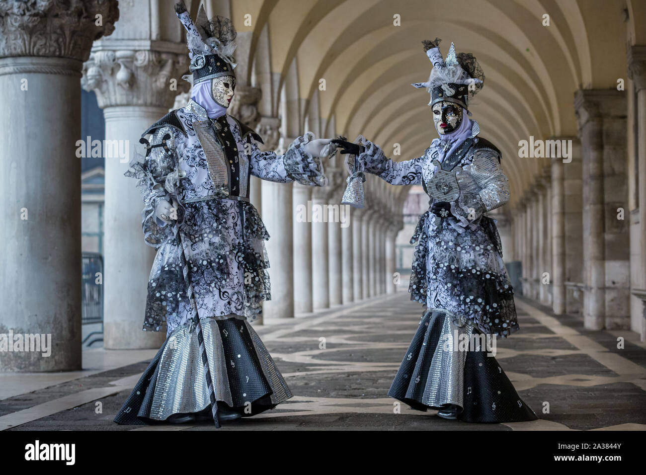 Venice carnival italy hi-res stock photography and images - Alamy