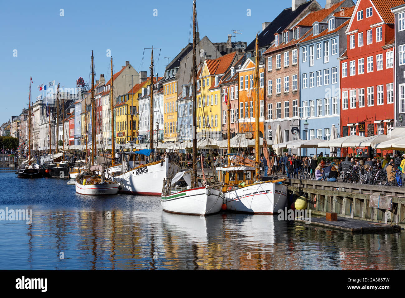 Colourful buildings along the Nyhavn Canal Stock Photo
