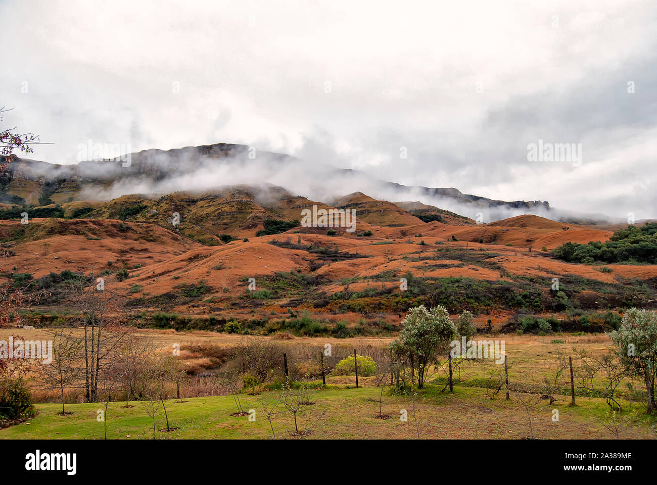 The magnificent landscape of the Drakensberg Mountains in KwaZulu Natal ...