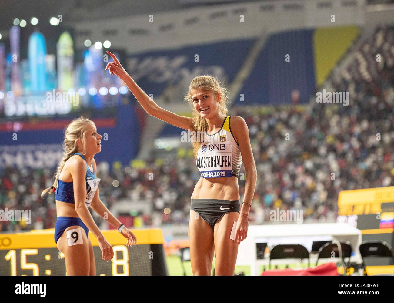 Action from the womens 5000 metres hi-res stock photography and images ...