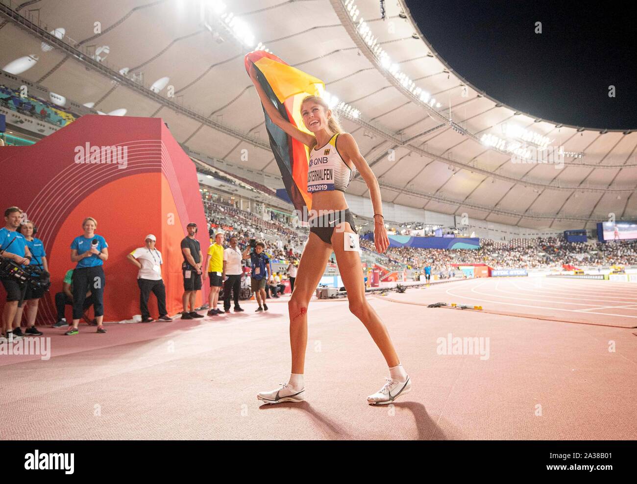 Action from the womens 5000 metres hi-res stock photography and images ...