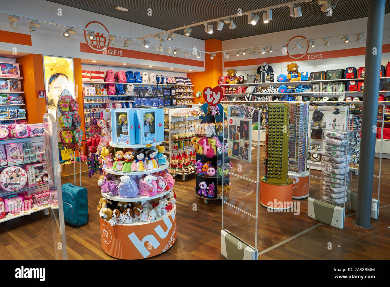 Venice airport duty free shops (94) 사진