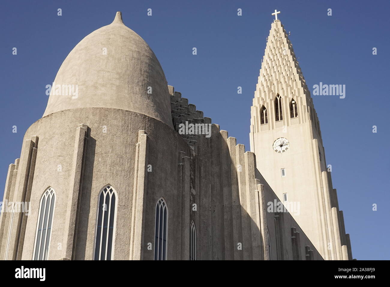 Stepped concrete facade hi-res stock photography and images - Alamy