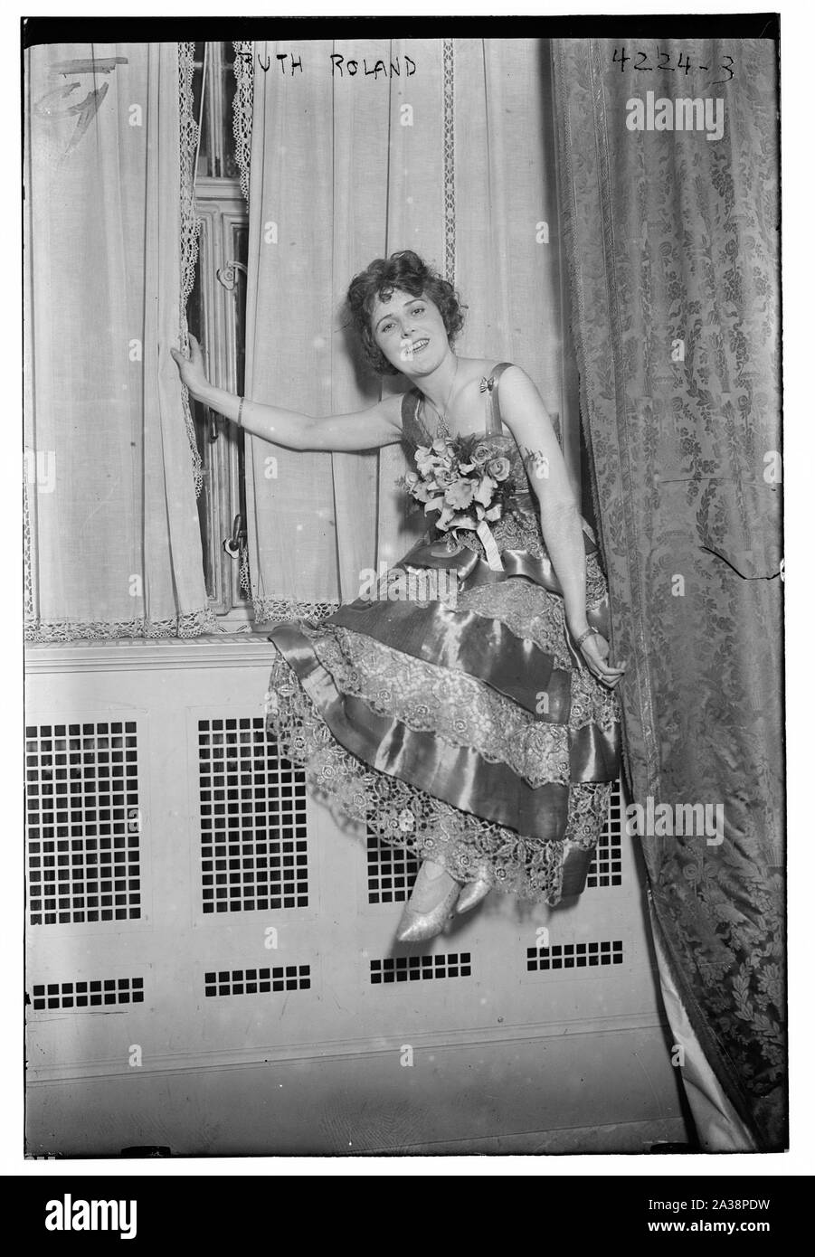 Actress ruth roland hi-res stock photography and images - Alamy