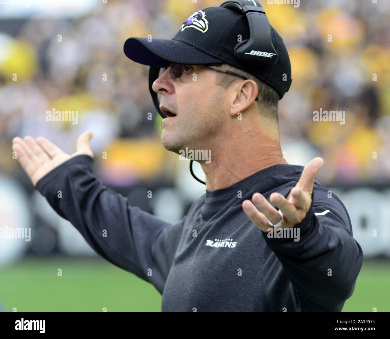 Pittsburgh Steelers quarterback Charlie Batch (16) warms up prior to game  between the Tampa Bay Buccaneers and the Pittsburg Steelers in the week 3  of the NFL season game Sunday, Sept. 26