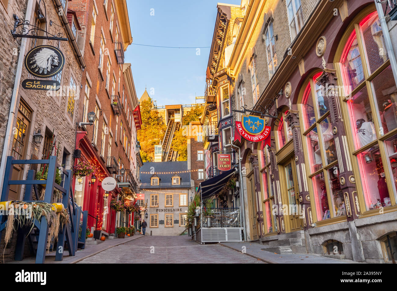 Quebec City, Canada - 5 October 2019: Rue Sous le Fort and Quebec funicular in the background. Stock Photo