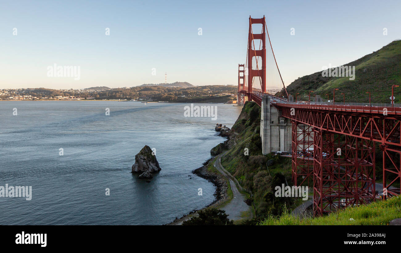 Golden gate bridge collapse hi-res stock photography and images