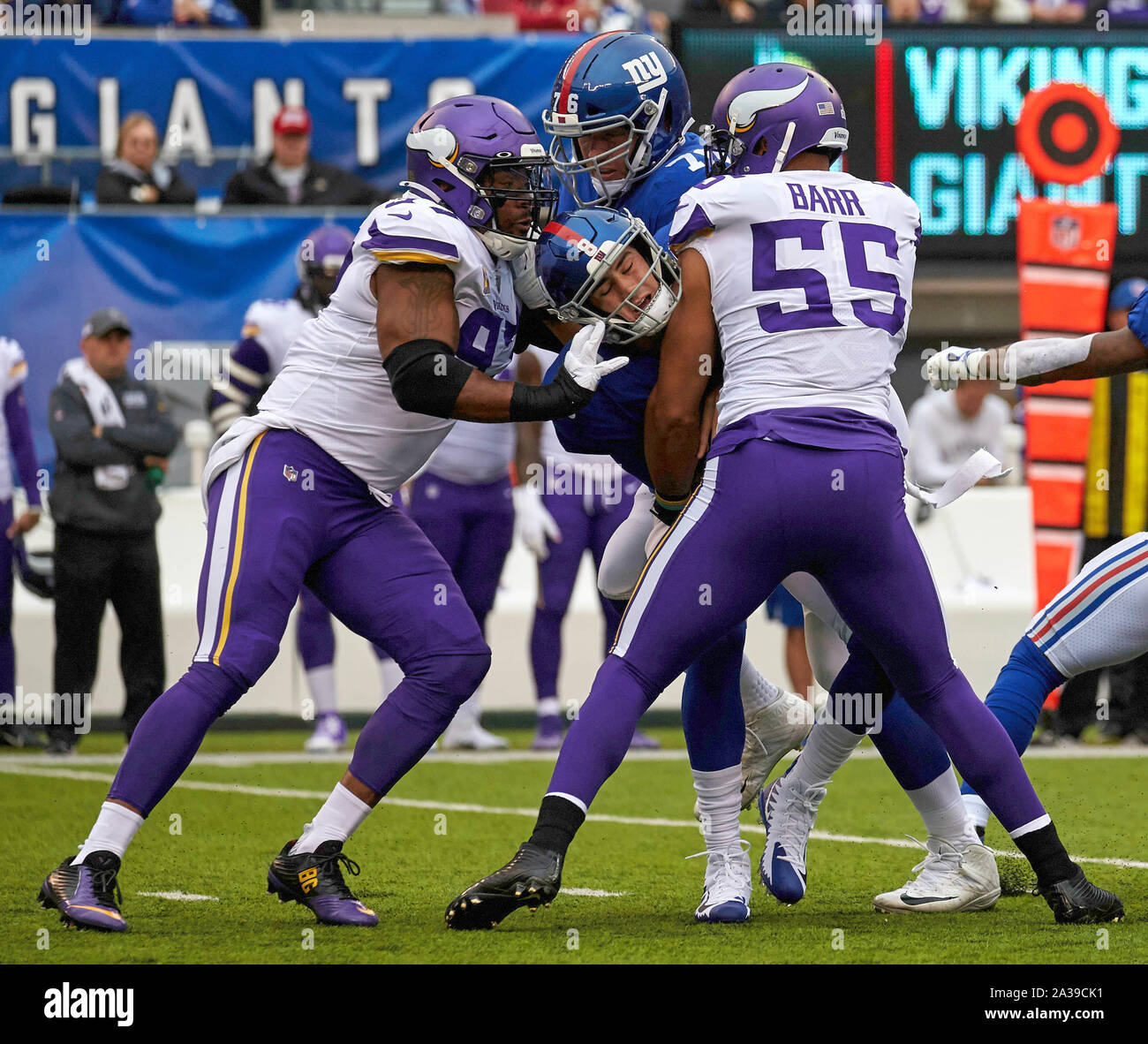 Anthony barr hi res stock photography and images Alamy