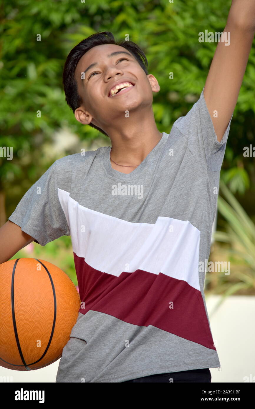 Basketball teen boy hi-res stock photography and images - Page 2