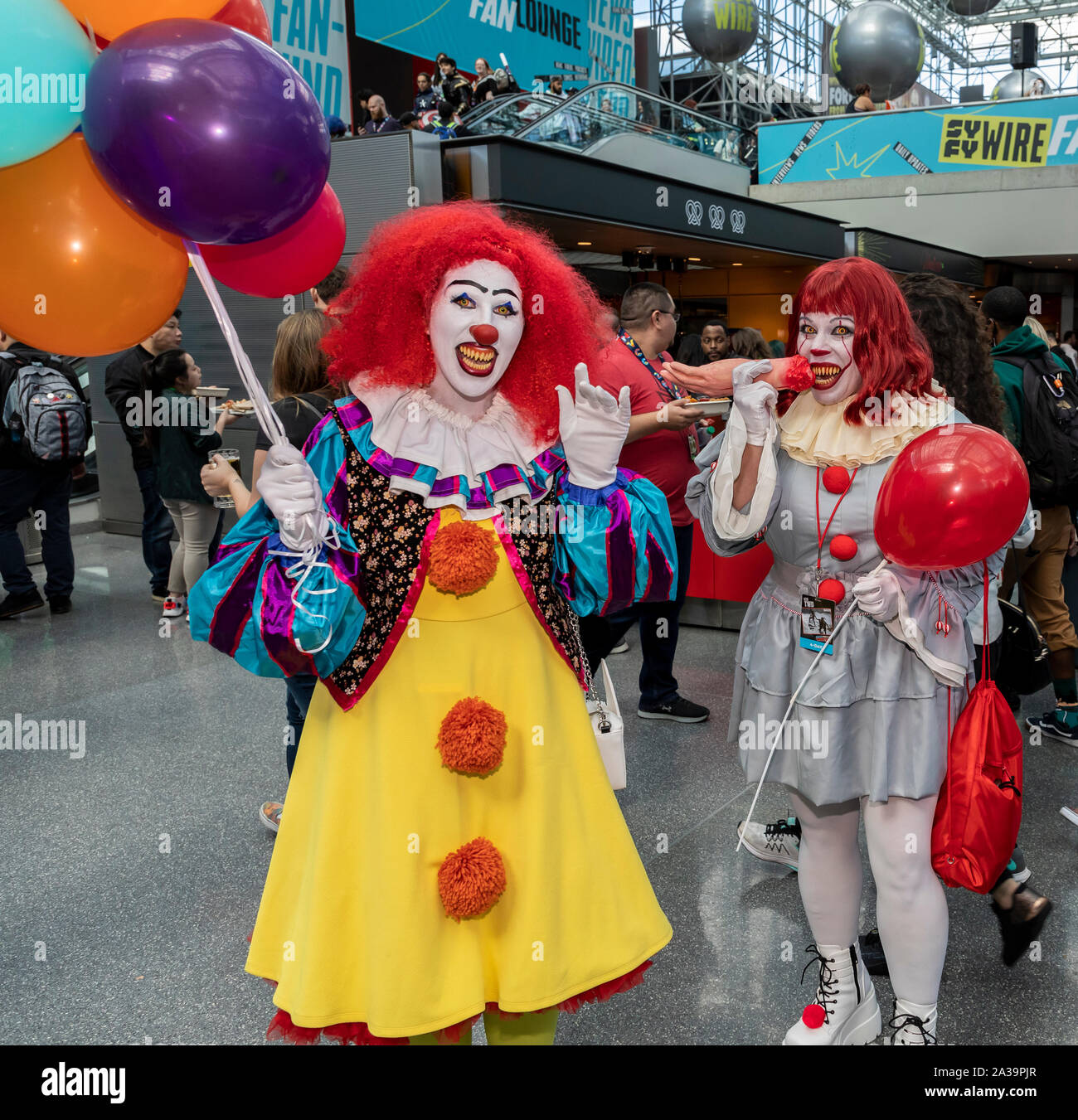 New York Ny Usa October 4 2019 Comic Con Attendees Pose In The