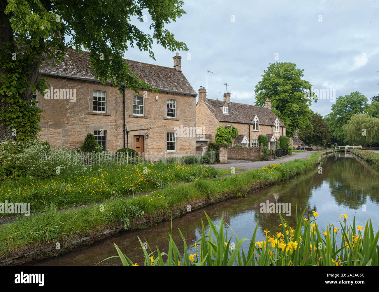 Typical cotswold cottages hires stock photography and images Alamy