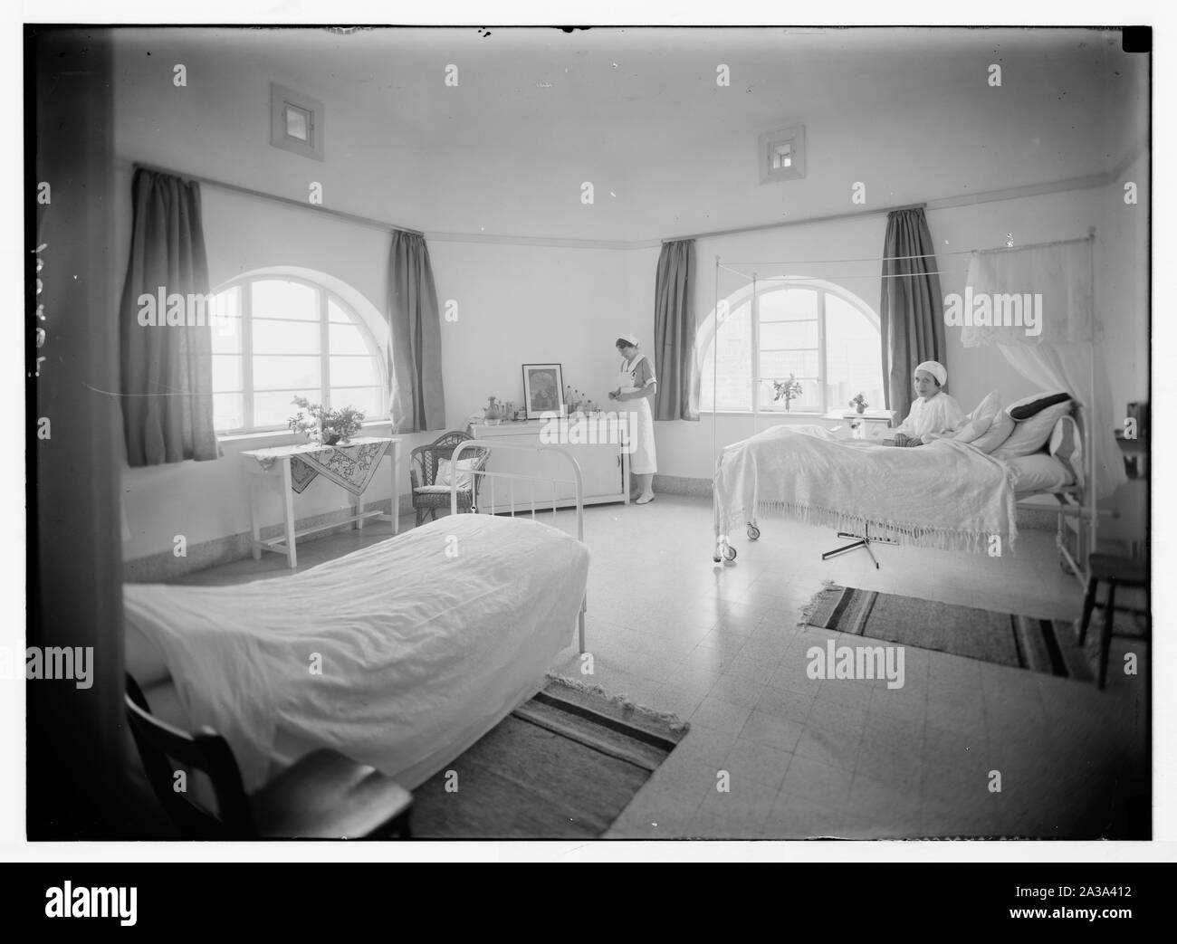 Hospital beds Black and White Stock Photos & Images Alamy